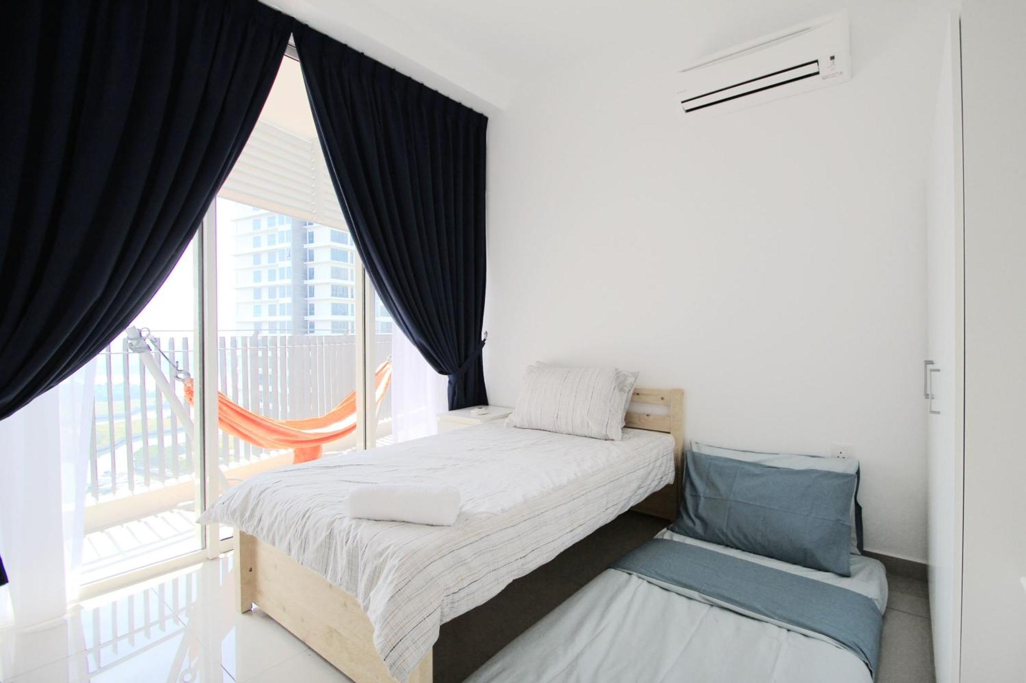 Cozy, High-Floor 2Br Apt Near Legoland Apartment Нусаджая Екстериор снимка